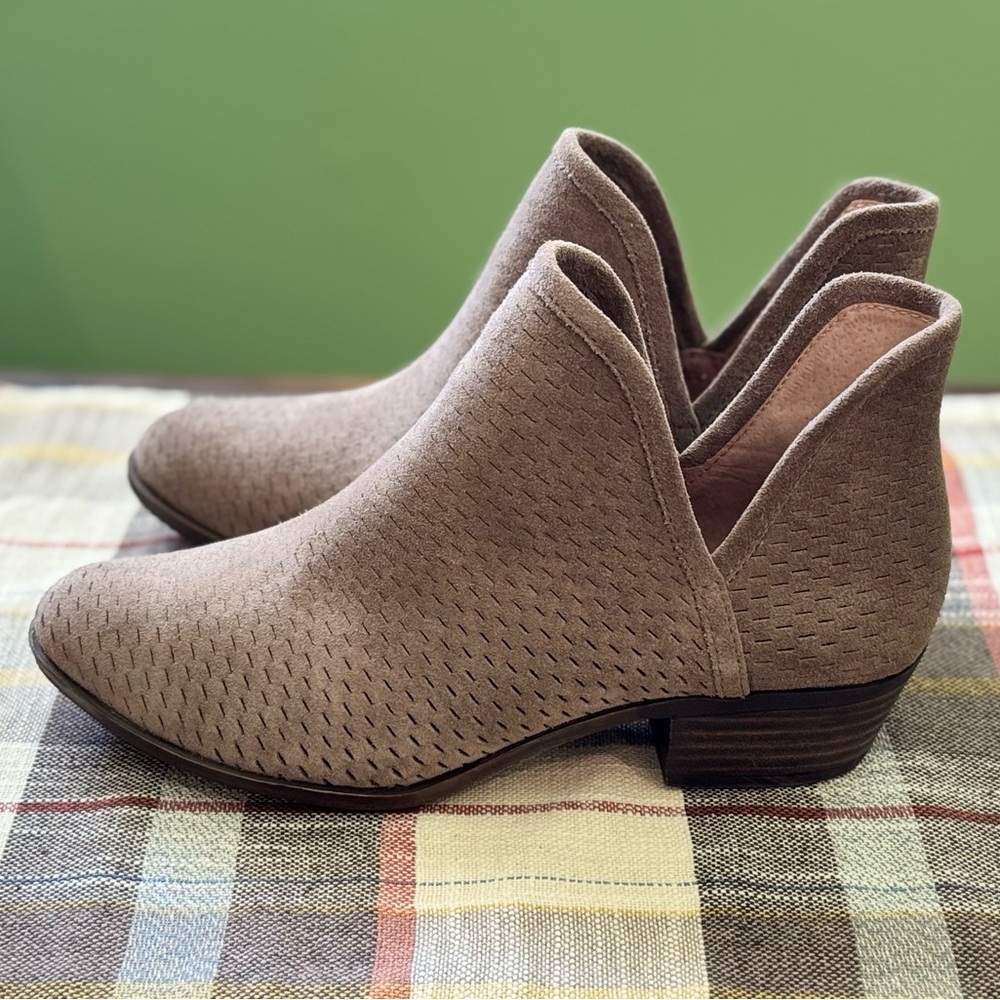 Lucky Brand Textured Taupe Ankle Booties